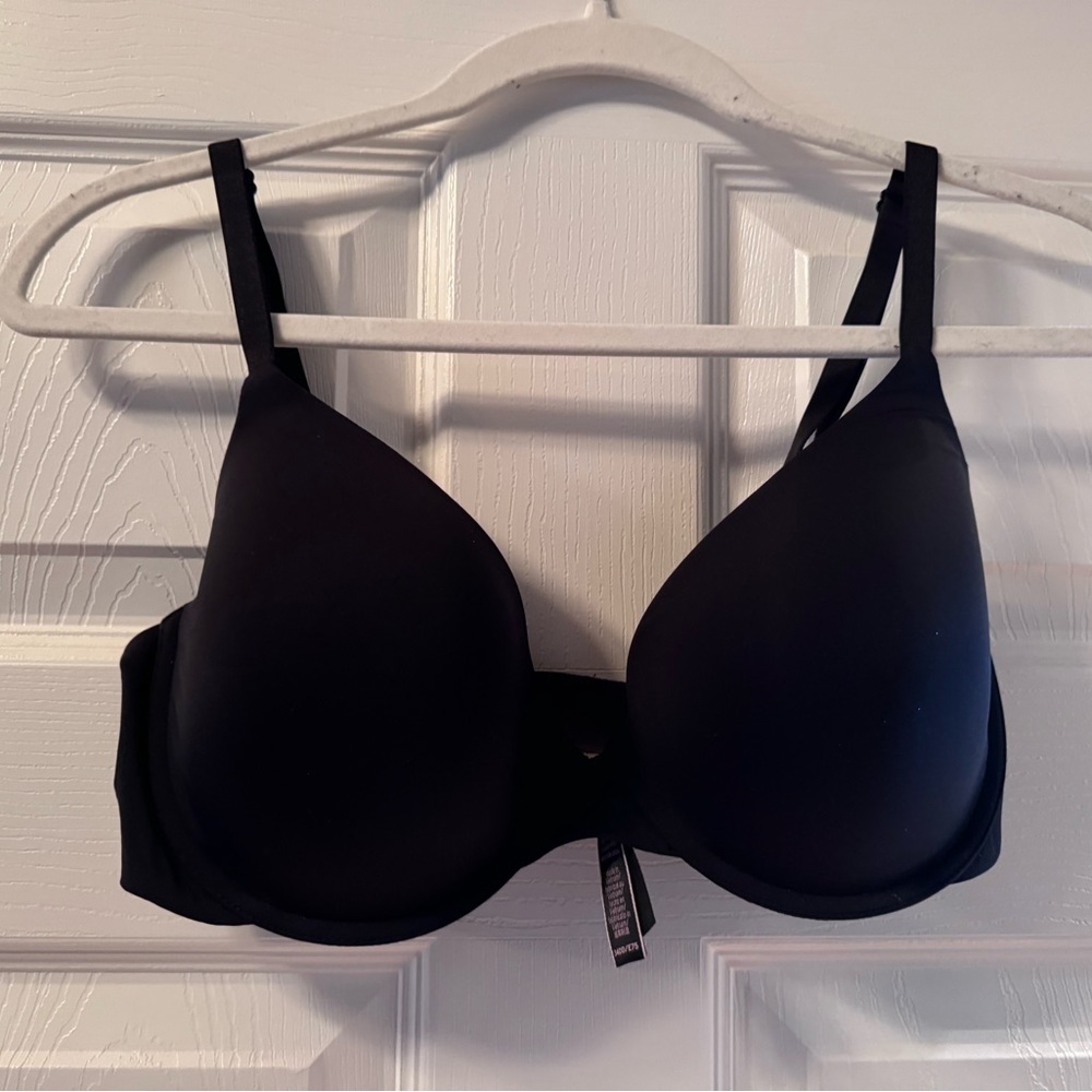 Victoria's Secret Black Molded T-Shirt Bra with Underwire